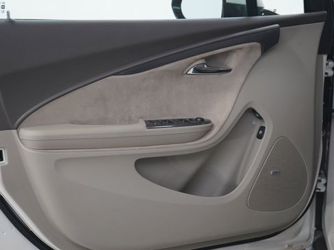 Used 2013 Chevrolet Volt Premium w/ Premium Trim Package FWD image 18