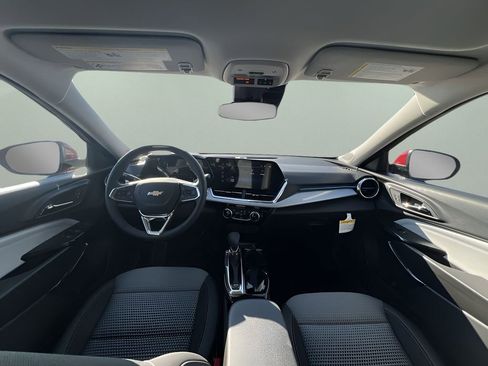 New 2026 Chevrolet Trax LT w/ Driver Confidence Package image 19