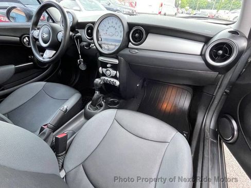 Used 2010 MINI Cooper Hardtop image 14
