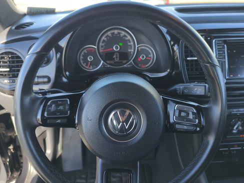 Used 2018 Volkswagen Beetle 2.0T S image 9