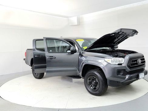 Used 2023 Toyota Tacoma SR AWD/4WD image 12