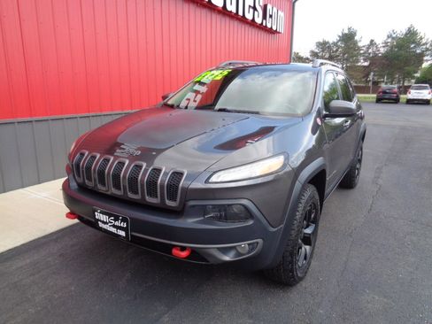 Used 2016 Jeep Cherokee Trailhawk AWD/4WD image 1