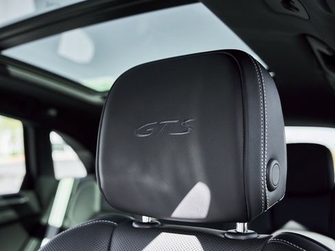 Used 2025 Porsche Macan GTS image 48