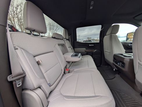 Used 2022 Chevrolet Silverado 1500 RST w/ Z71 Off-Road Package image 39