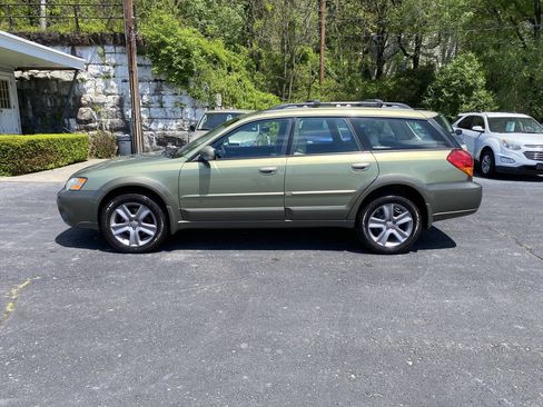 Used 2006 Subaru Outback 3.0R L.L. Bean AWD/4WD image 2