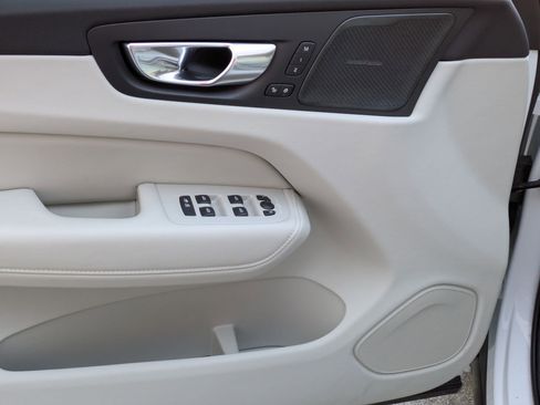 Used 2025 Volvo XC60 B5 Ultra w/ Protection Package Premier image 14