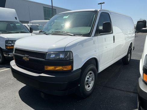 New 2026 Chevrolet Express 2500 w/ Driver Convenience Package RWD image 4