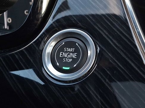 Used 2023 Cadillac XT6 Premium Luxury w/ Technology Package image 23