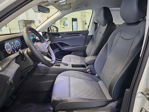 New 2026 Volkswagen Tiguan SE image 20