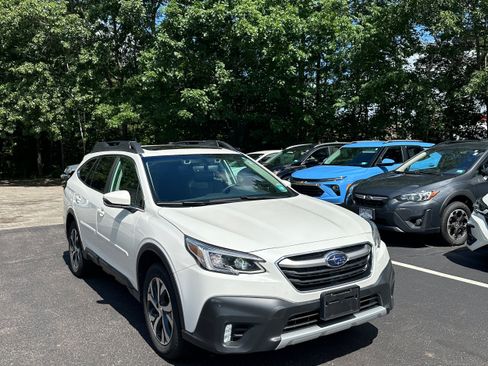 Used 2022 Subaru Outback Limited AWD/4WD image 3