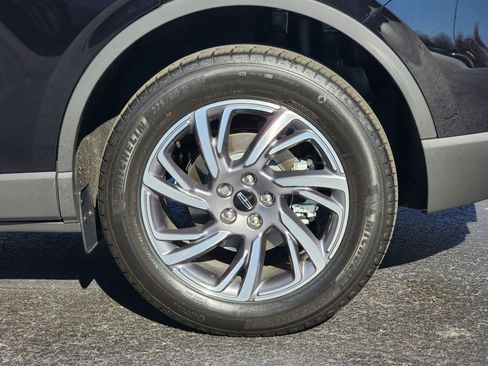 Used 2025 Lincoln Corsair FWD image 11