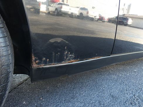 Used 2010 Dodge Challenger SE image 5