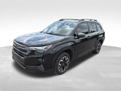 Used 2025 Subaru Forester Premium image 9