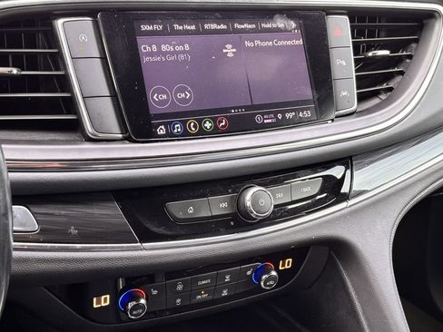 Used 2022 Buick Enclave Essence w/ Experience Buick Package FWD image 15