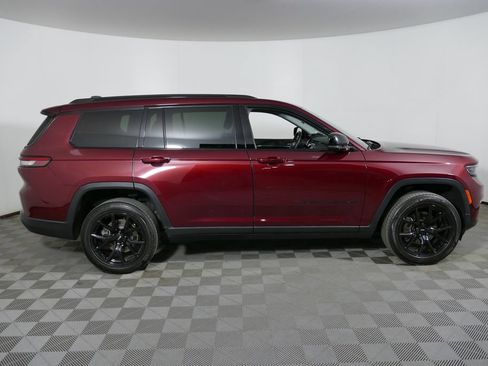 Used 2022 Jeep Grand Cherokee L Limited AWD/4WD image 30