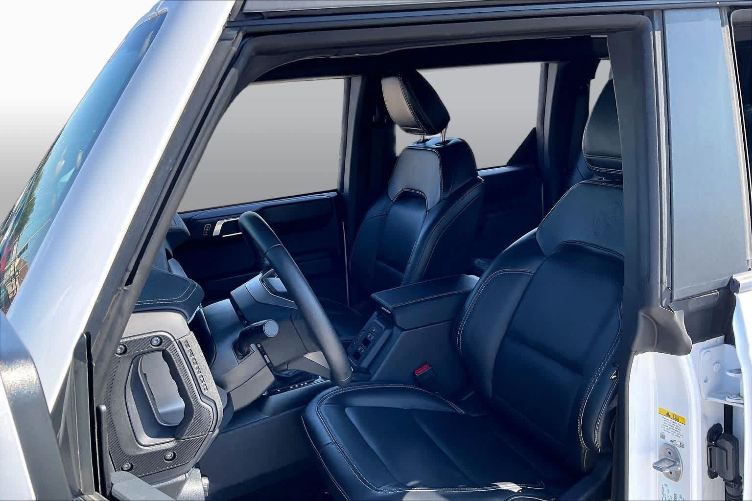 Used 2025 Ford Bronco Outer Banks AWD/4WD image 8