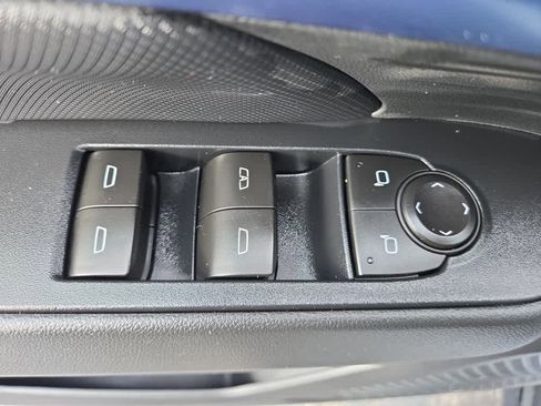 New 2026 Chevrolet Equinox EV LT image 13