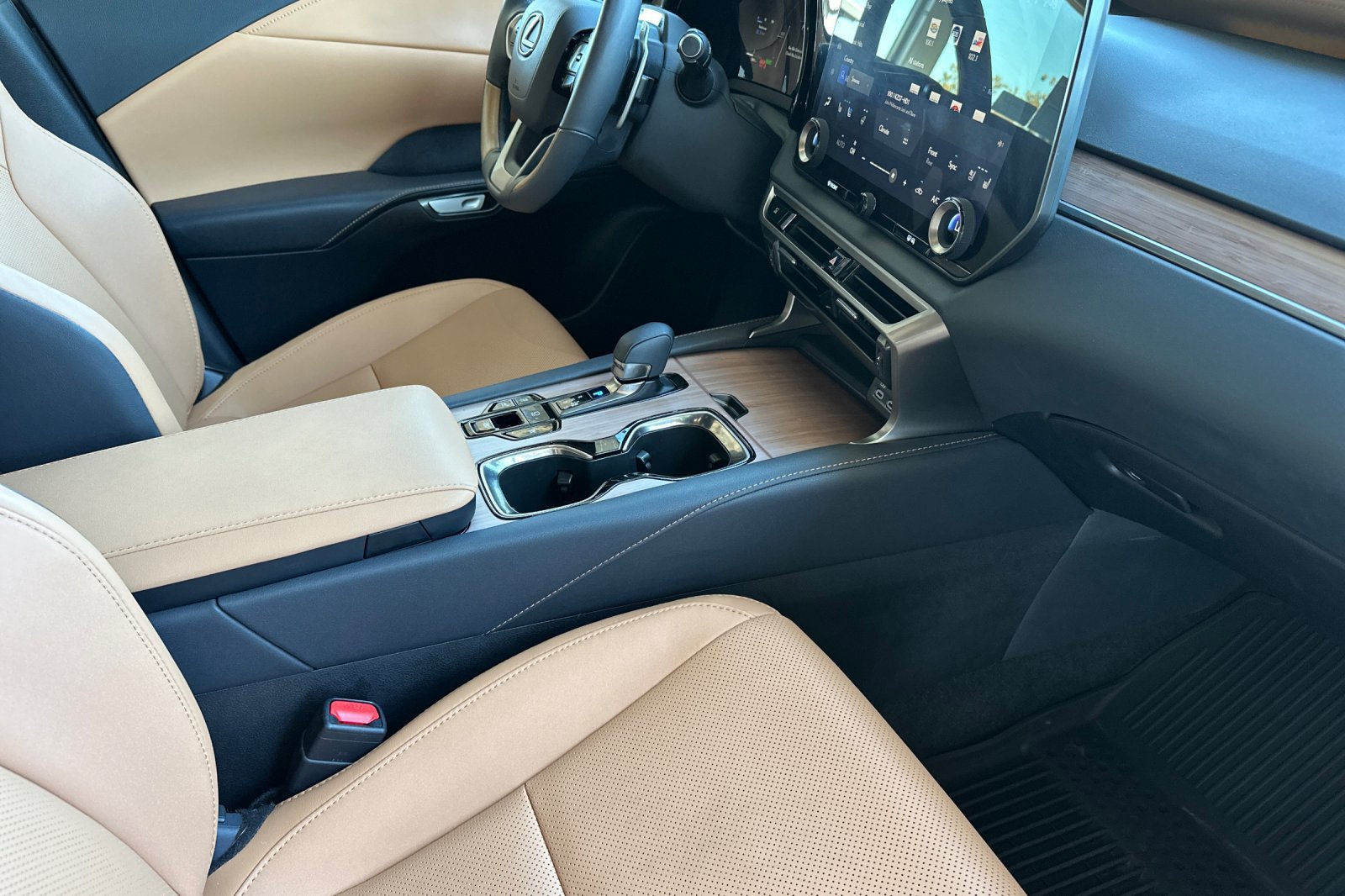 Used 2026 Lexus RX 350h w/ Convenience Package AWD/4WD image 16
