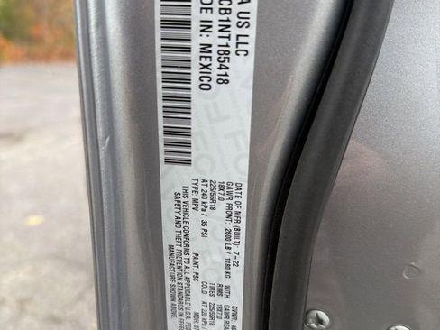 Certified 2022 Jeep Compass Limited image 35