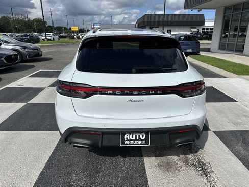 Used 2025 Porsche Macan AWD/4WD image 4