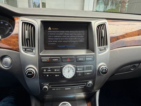 Used 2011 Hyundai Equus Ultimate RWD image 7