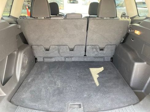 Used 2018 Ford Escape SE w/ Ford Safe & Smart Package FWD image 11