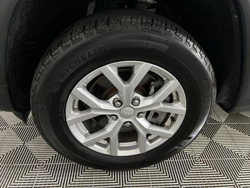 Used 2023 Jeep Grand Cherokee L Limited image 12