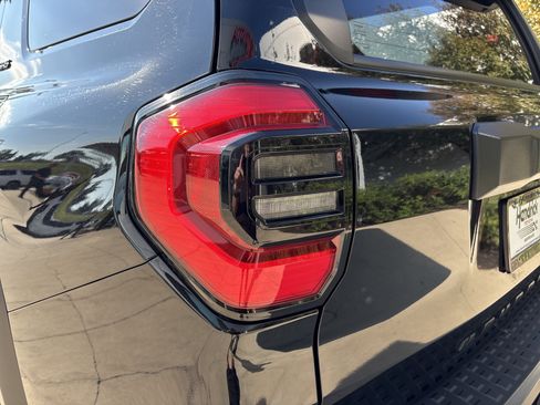 Used 2025 Toyota 4Runner SR5 AWD/4WD image 2