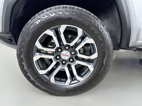 Used 2024 GMC Canyon AT4 w/ AT4 Premium Package AWD/4WD image 34