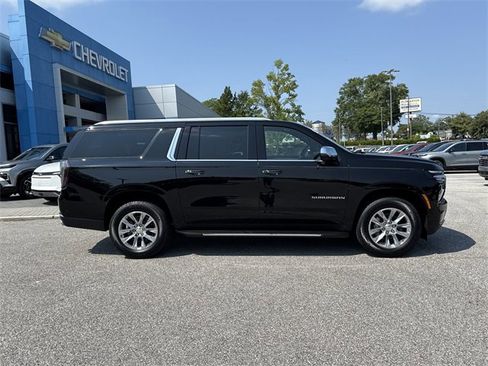 New 2025 Chevrolet Suburban Premier image 2