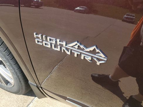 Certified 2023 Chevrolet Traverse High Country image 39