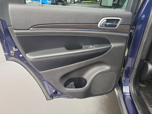 Used 2018 Jeep Grand Cherokee Limited AWD/4WD image 15