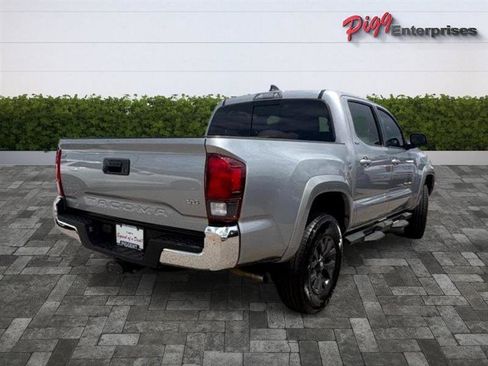 Used 2021 Toyota Tacoma SR5 RWD image 9