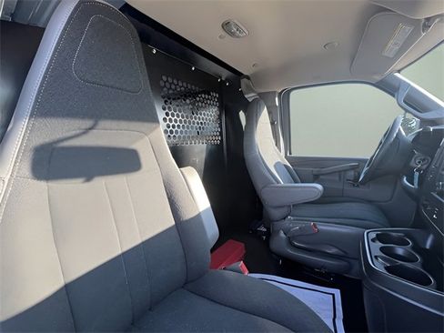 Used 2023 Chevrolet Express 2500 w/ Driver Convenience Package image 28