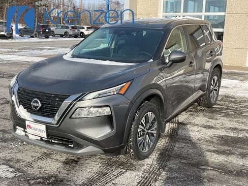 Used 2022 Nissan Rogue SV image 1