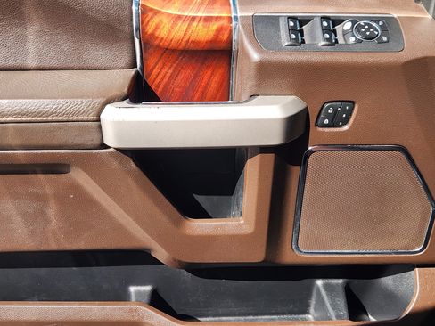 Used 2019 Ford F150 King Ranch w/ Equipment Group 601A Luxury AWD/4WD image 24