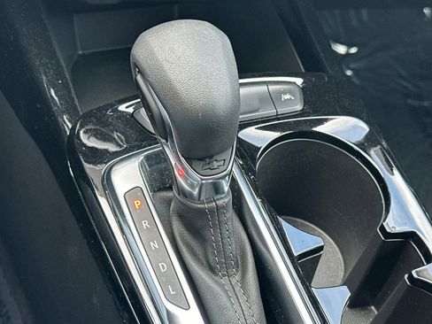 Certified 2025 Chevrolet Trax LT image 21