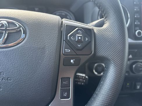 Used 2021 Toyota Tacoma TRD Sport w/ TRD Premium Sport Package AWD/4WD image 11