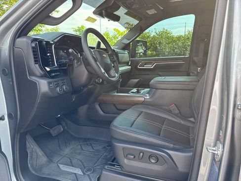 Used 2025 Chevrolet Silverado 2500 High Country w/ High Country Premium Package AWD/4WD image 11