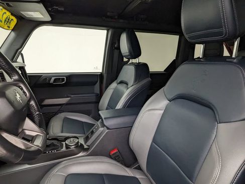Certified 2023 Ford Bronco Outer Banks w/ Sasquatch Package AWD/4WD image 2