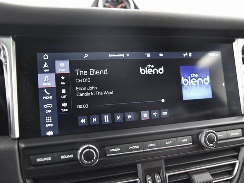 Used 2021 Porsche Macan S image 18