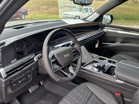 Used 2025 Cadillac Escalade V w/ LPO, ONYX Package image 9