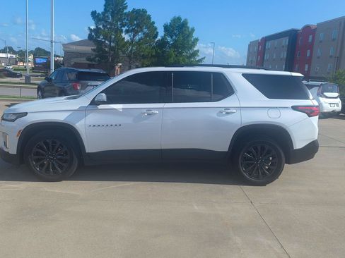 Used 2023 Chevrolet Traverse RS FWD image 4