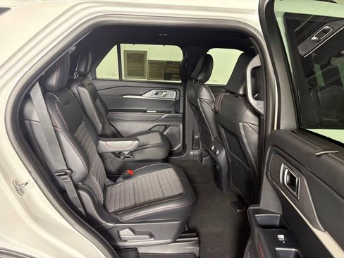 Certified 2025 Ford Explorer ST-Line w/ Premium Package image 38