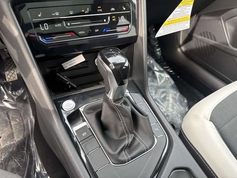 New 2026 Volkswagen Taos SE FWD image 25