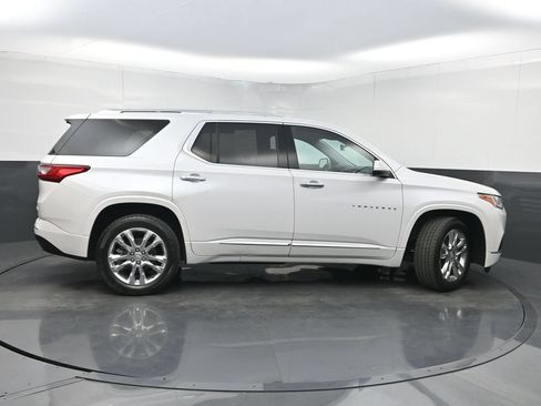 Used 2021 Chevrolet Traverse High Country FWD image 45