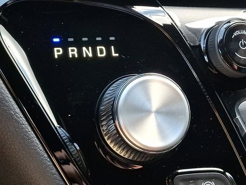 New 2026 Chrysler Pacifica Select image 9