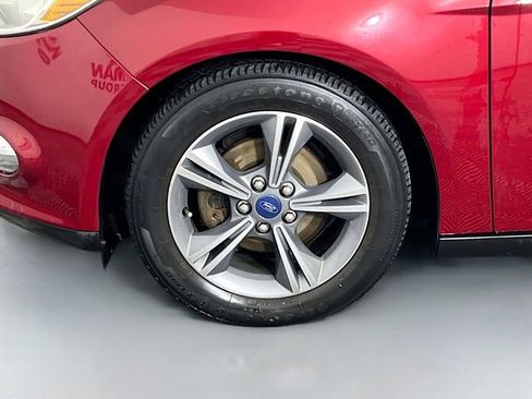 Used 2014 Ford Focus SE w/ SE Sport Package FWD image 10