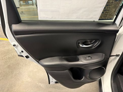 Certified 2026 Honda HR-V LX image 25