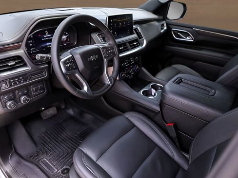 Used 2023 Chevrolet Tahoe Z71 w/ Z71 Off-Road Package AWD/4WD image 10